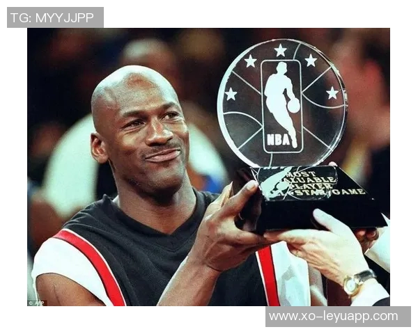 黄蜂主帅称三球替补体现领袖风范与无私奉献精神